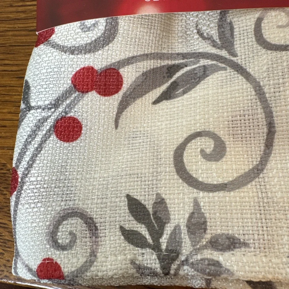 St‎ Nicholas Square Christmas Napkins Set of 4 Scroll Print Holiday Table Linens